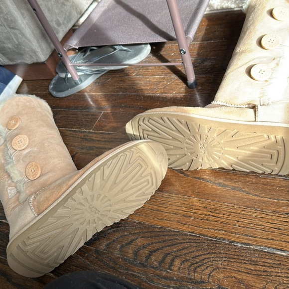 Ugg triple Bailey button - Picture 4 of 5